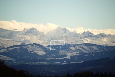 Blick aus dem Wohnzimmerfenster ins Föhnfenster