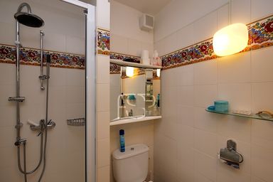 Das Badezimmer im UG