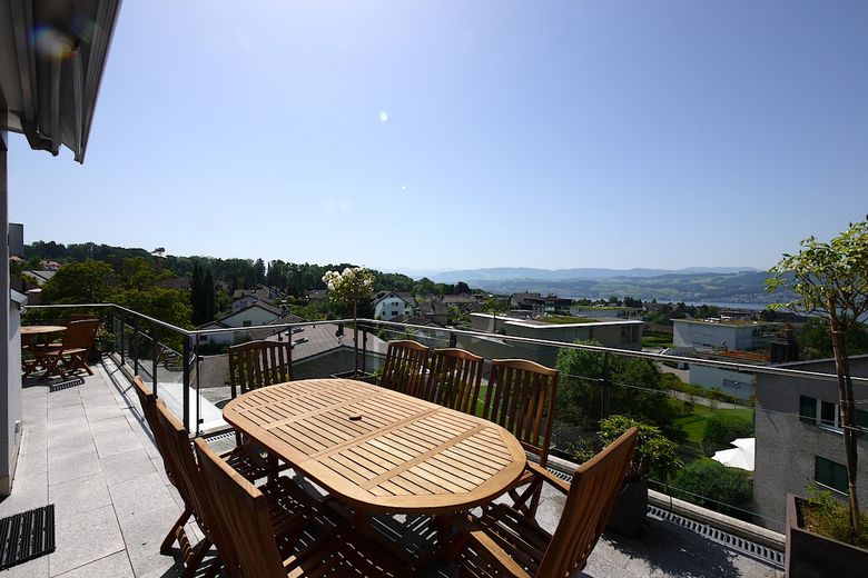 Die spektakuläre Panorama-Seesicht von der Terrasse aus