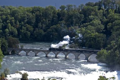 Die Rheinfall-Brücke ist Teil des wechselnden Szenerie