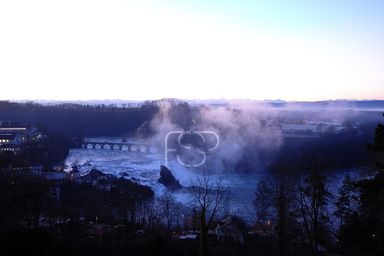 Sonnenaufgang - Morgennebel über dem Rheinfall