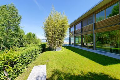 Blick entlang der Westfassade Richtung See