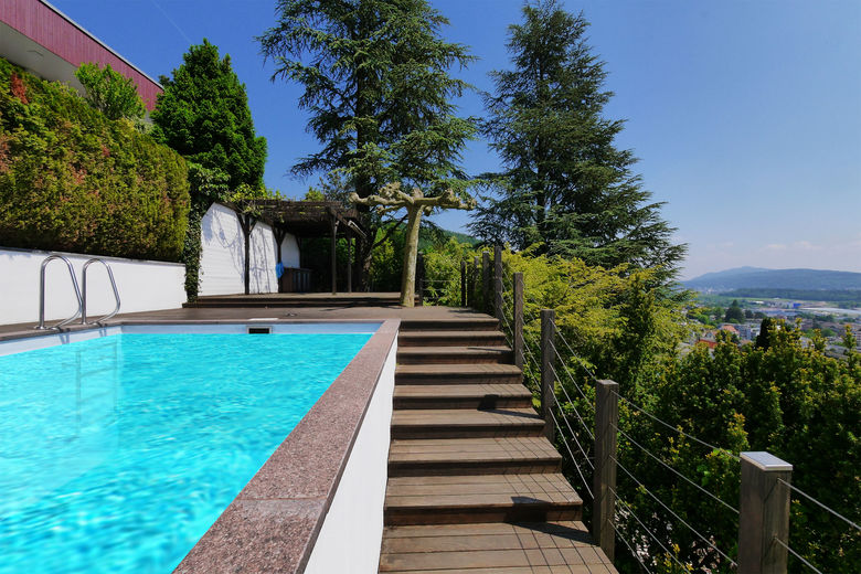 Ausblick von der erhöhten Pool-Ebene nach Süden