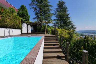 Ausblick von der erhöhten Pool-Ebene nach Süden